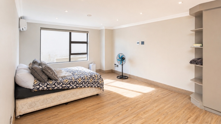8 Bedroom Property for Sale in Birdwood Estate North West